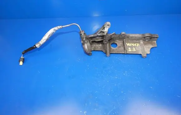 Mercedes-Benz CLA C117 X117 W117 Engine mounting bracket