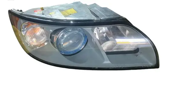 Volvo V50 Headlight/headlamp 30698890