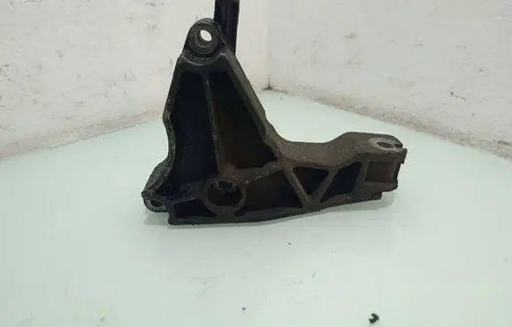 Opel Astra H Engine mounting bracket 13125625 2581