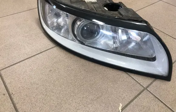 Volvo V50 Headlight/headlamp 31265701 0301237602