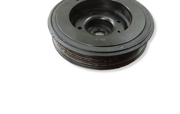 Volkswagen PASSAT B6 Crankshaft pulley 06H105243G