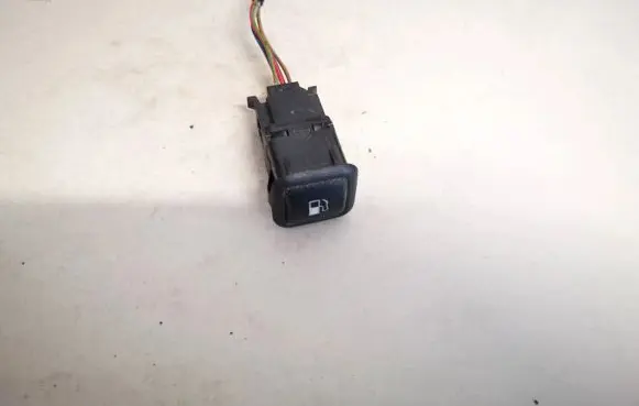 Volkswagen PASSAT B5 Fuel tank opening switch 3b0959833a