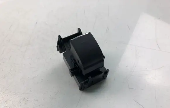 Toyota C-HR I Electric window control switch 193354