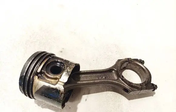 Mazda 5 Piston with connecting rod