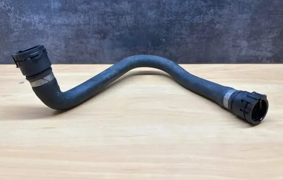 BMW 5 E60 E61 Engine coolant pipe/hose 0917697