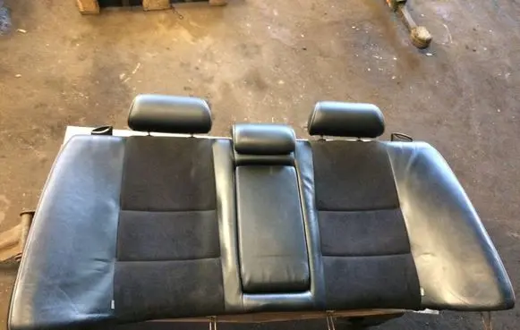 Lexus IS 200-300 Rear seat 