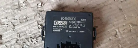 Volkswagen Golf VII Gateway control module 5QE907530C