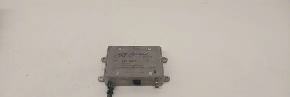 Mercedes-Benz E W210 Aerial antenna amplifier 2038201785 09102113