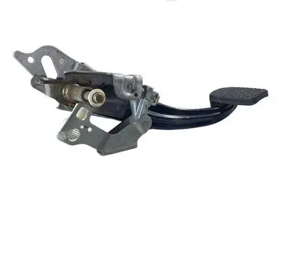 Chevrolet Equinox Brake pedal 3245200625