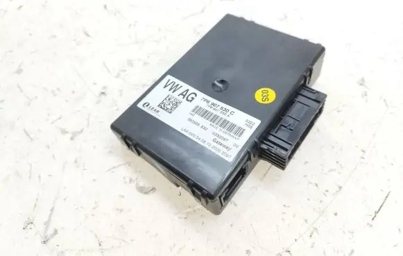 Volkswagen Touareg II Gateway control module 7P6907530C 7P6907530A