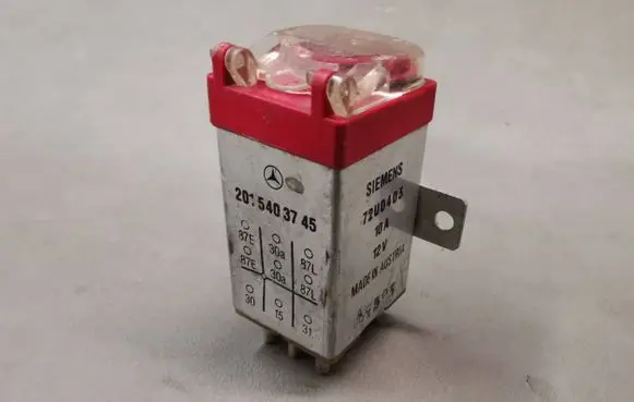 Mercedes-Benz E W124 Other relay 2015403745 72UD493
