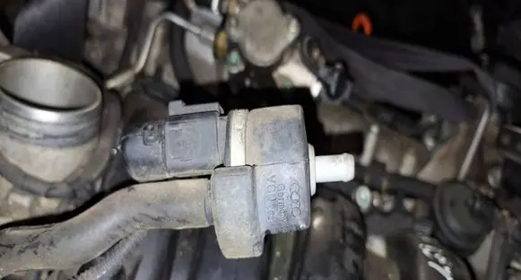 Volkswagen Jetta V Valve vacuum 058133459
