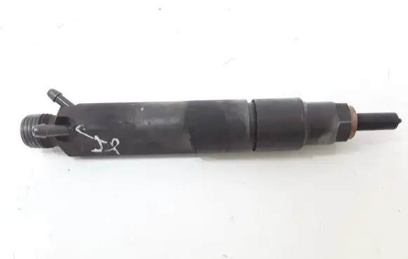Skoda Octavia Mk1 (1U) Fuel injector 038130202A