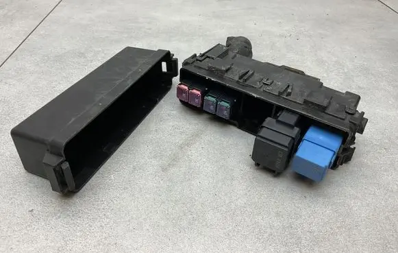 Nissan Qashqai Fuse box set 24382HV01A