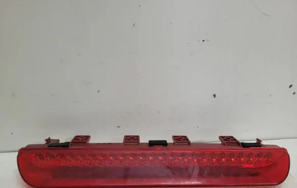 KIA Sportage Third/center stoplight