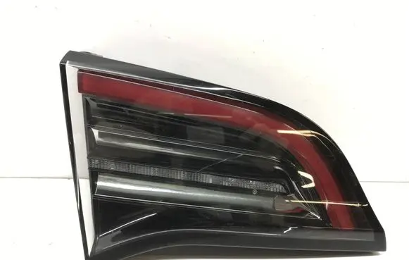 Tesla Model 3 Tailgate rear/tail lights 1502088-00-B