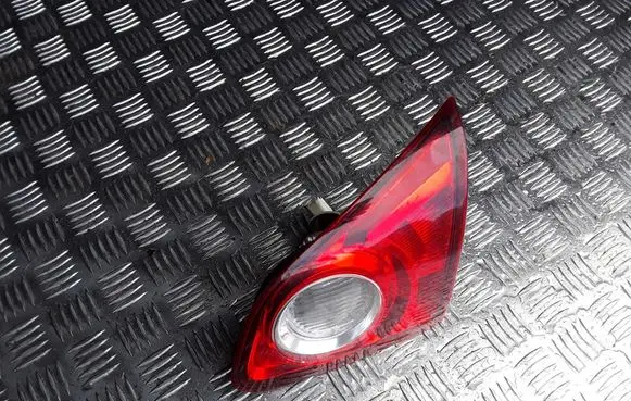 Nissan Qashqai+2 Tailgate rear/tail lights 89071064