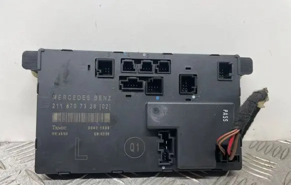 Mercedes-Benz E W211 Door control unit/module 2118707326