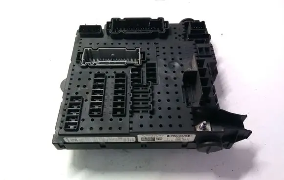 Volvo S80 Fuse module 30728512 28017881