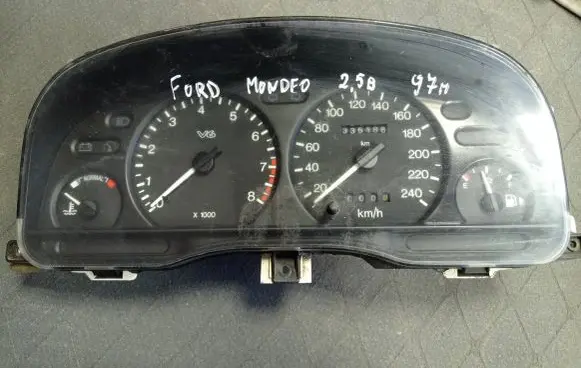 Ford Mondeo MK II Speedometer (instrument cluster)