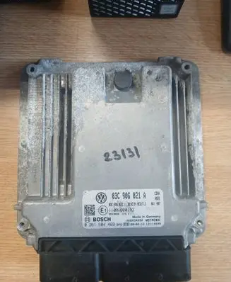 Volkswagen PASSAT B7 Engine control unit/module 03C906021A 0261S04469 03C906021