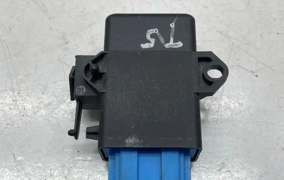 Volkswagen Transporter - Caravelle T5 Seat heating relay 5K0959772A