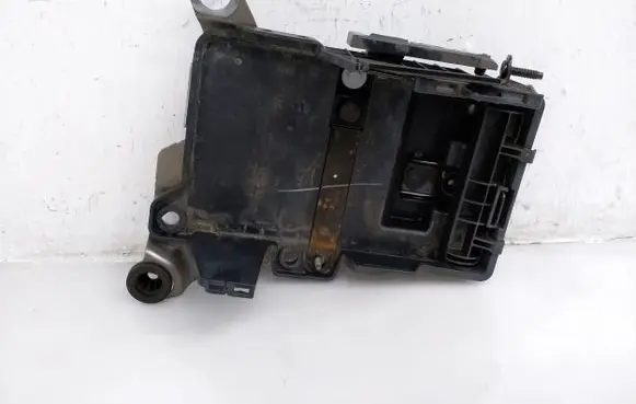 Battery tray