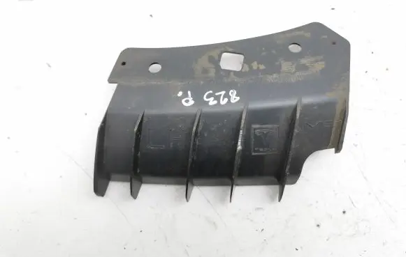 Front bumper mounting bracket