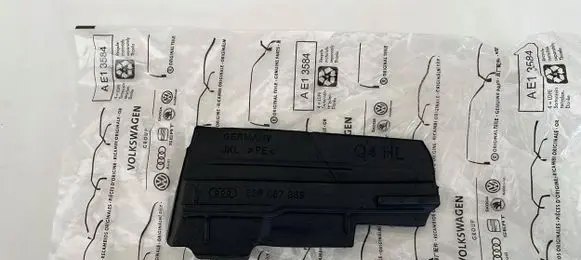 Audi Q3 F3 Rubber seal loading door 83F867369
