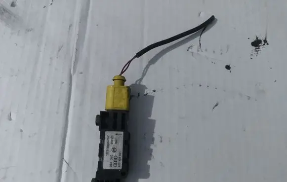 Audi A4 S4 B6 8E 8H Airbag deployment crash/impact sensor 8E0959651
