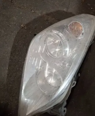 Toyota Avensis T250 Headlight/headlamp E13175