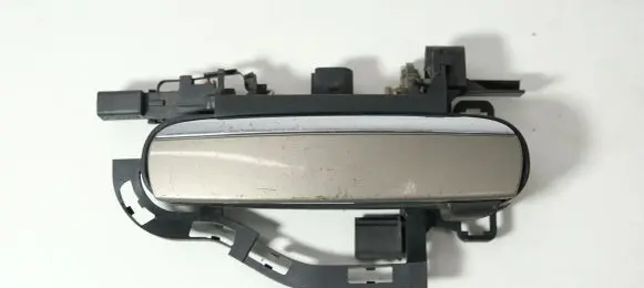 Audi A6 S6 C6 4F Front door exterior handle 4F0837885 4F0839167