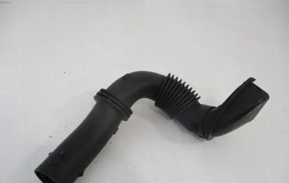 Air intake hose/pipe