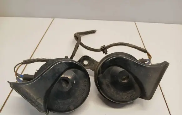 Audi TT Mk1 Horn signal 0092018