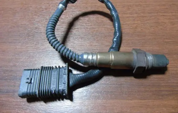 BMW X4 G02 Lambda probe sensor 0258027029 7589121