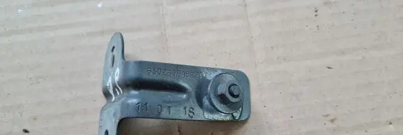 Ford Mustang VI Fender mounting bracket