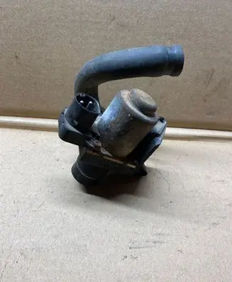 BMW 3 E36 Coolant heater control valve 8391418 1147412052