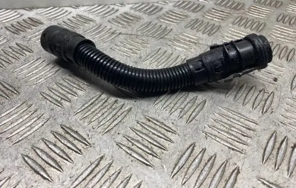 BMW 3 E90 E91 Breather hose/pipe 7803847 13717803847