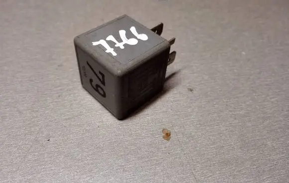 Volkswagen Golf IV Other relay 191927841