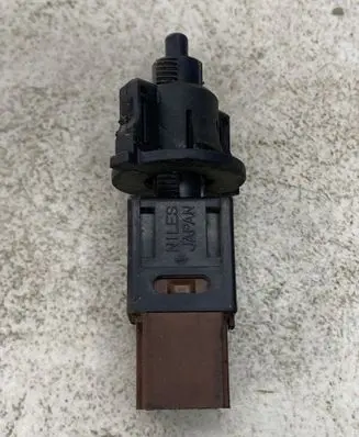 Nissan Pathfinder R51 Brake pedal sensor switch