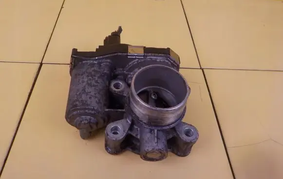 Opel Corsa E Throttle body valve 12637658 B10XFT
