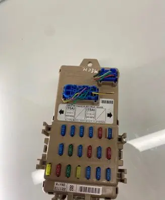 Subaru Forester SG Fuse module JB200400
