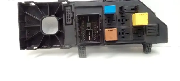 Opel Signum Fuse module 13223678 13223678JA 518897004