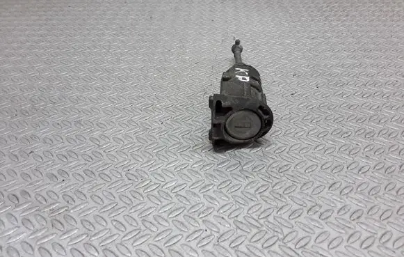 Renault Megane II Front door lock (next to the handle) 