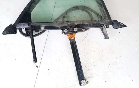 Audi A4 S4 B6 8E 8H Rear door window/glass frame 