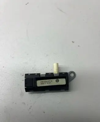 Volkswagen Caddy Aerial antenna amplifier 2K0035577B