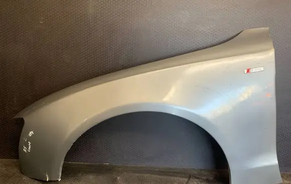 Audi A5 8T 8F Fender
