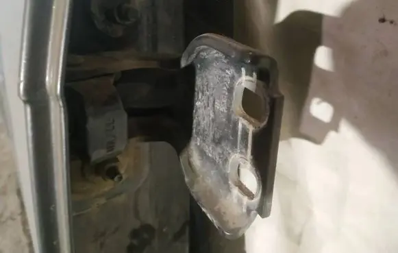 Jeep Grand Cherokee (WK) Rear door lower hinge