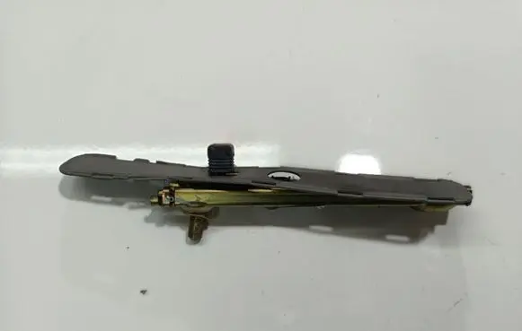 Renault Thalia I Seat belt adjustment rail 