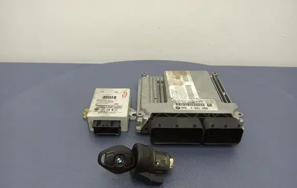 BMW X3 E83 Engine control unit/module ECU 7541459